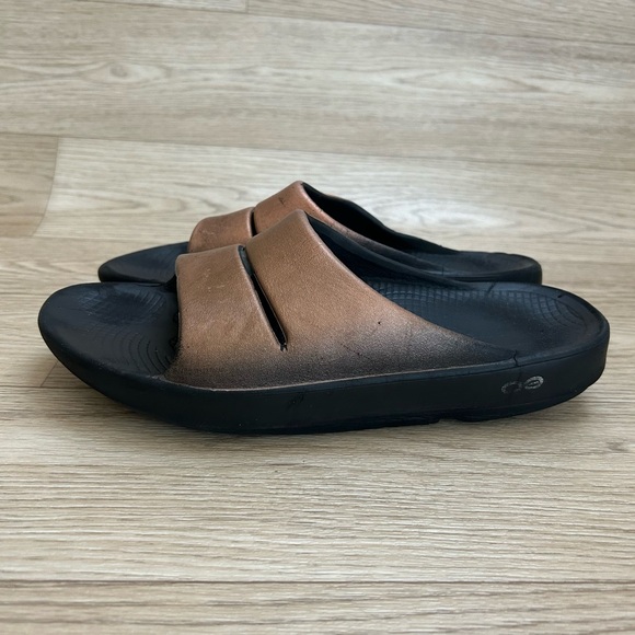 OOFOS Shoes Oofos Ooahh Recovery Luxe Slide Rose Gold Metallic